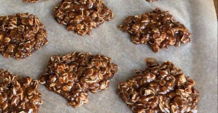 EASY NO BAKE COOKIES