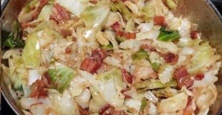 FRIED CABBAGE (WITH BACON, ONION, AND GARLIC)
