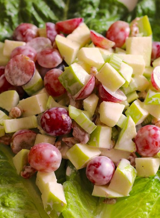 Cranberry Waldorf Salad - iadun
