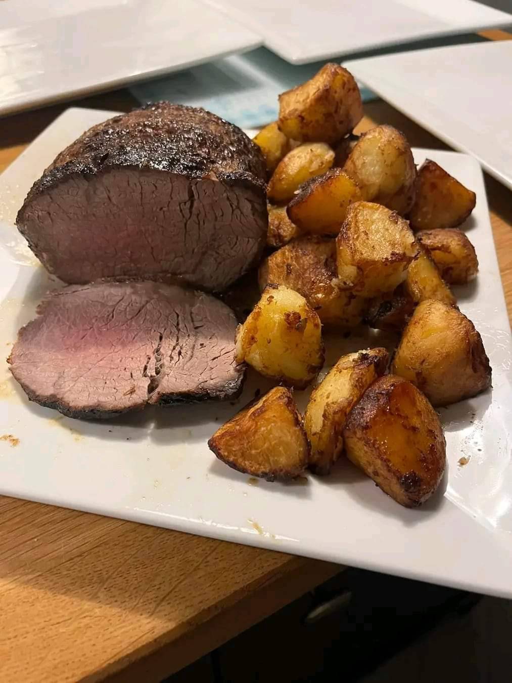 beef joint & roast potatoes iadun