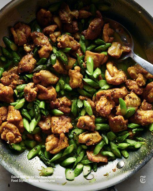 TurmericBlack Pepper Chicken With Asparagus iadun